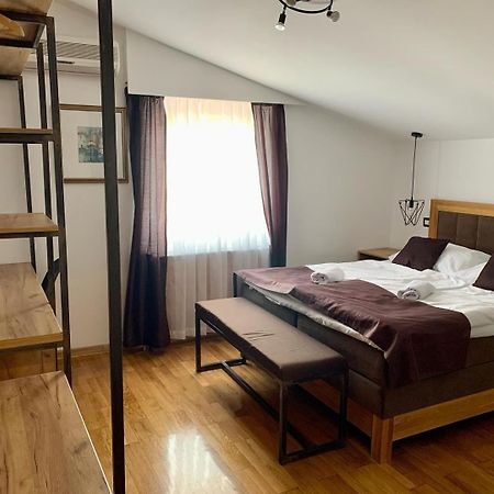 Motel Kiwi Grude Екстериор снимка