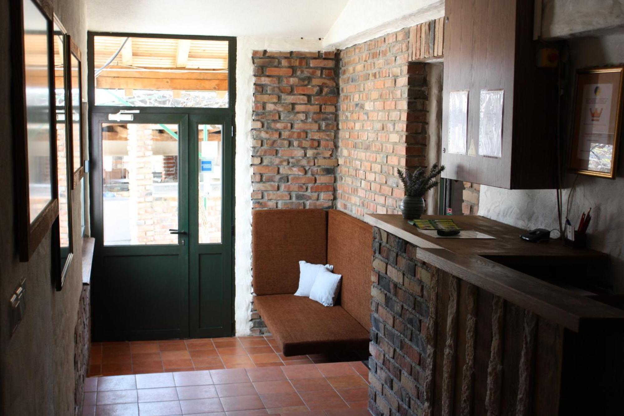 Motel Kiwi Grude Екстериор снимка