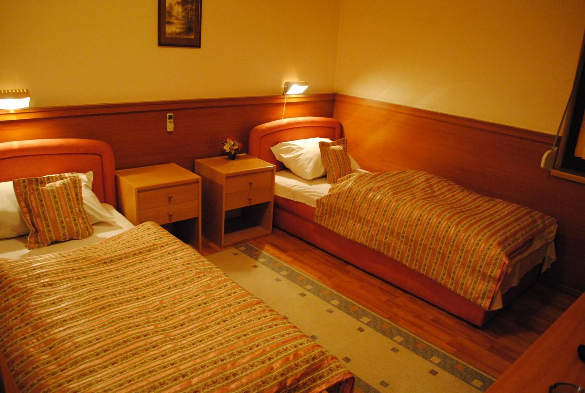 Motel Kiwi Grude Стая снимка