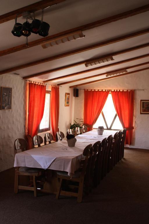 Motel Kiwi Grude Екстериор снимка