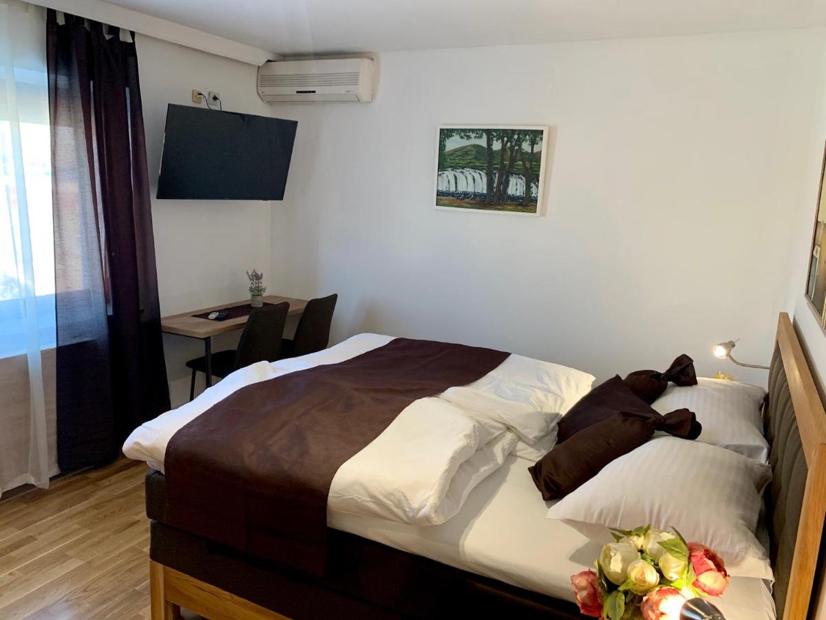 Motel Kiwi Grude Екстериор снимка