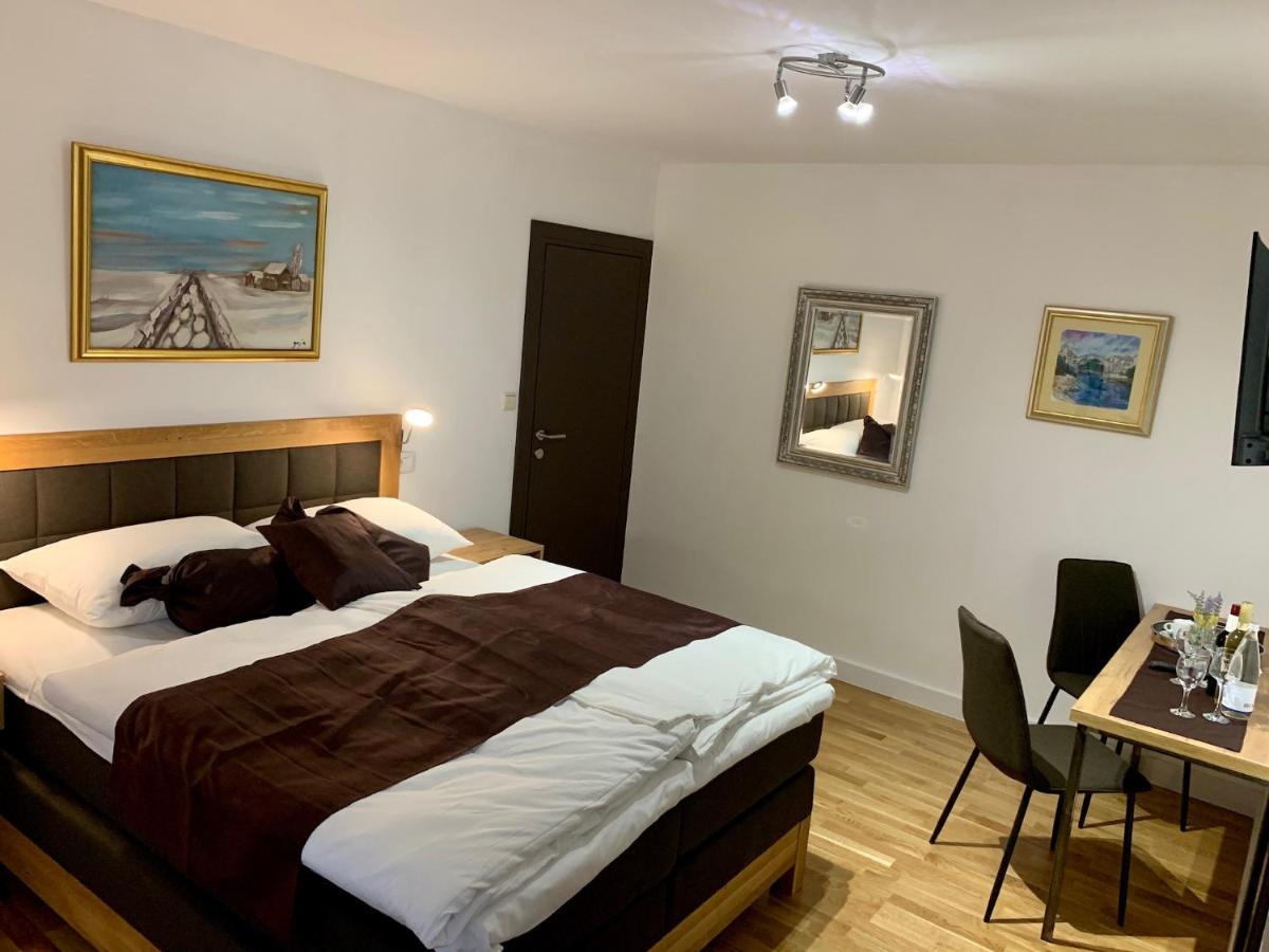 Motel Kiwi Grude Екстериор снимка