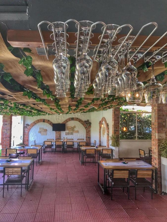 Motel Kiwi Grude Екстериор снимка